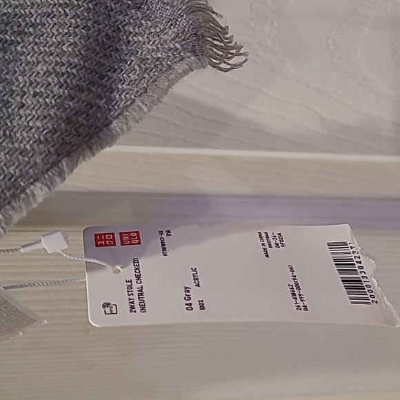 Uniqlo 2Way Stole Neutral Checked 04 Gray 100% Acrylic - Picture 3 of 7